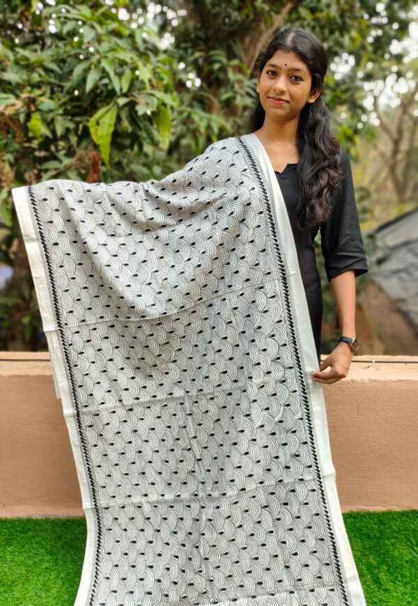 Kantha Dupatta - Image 2